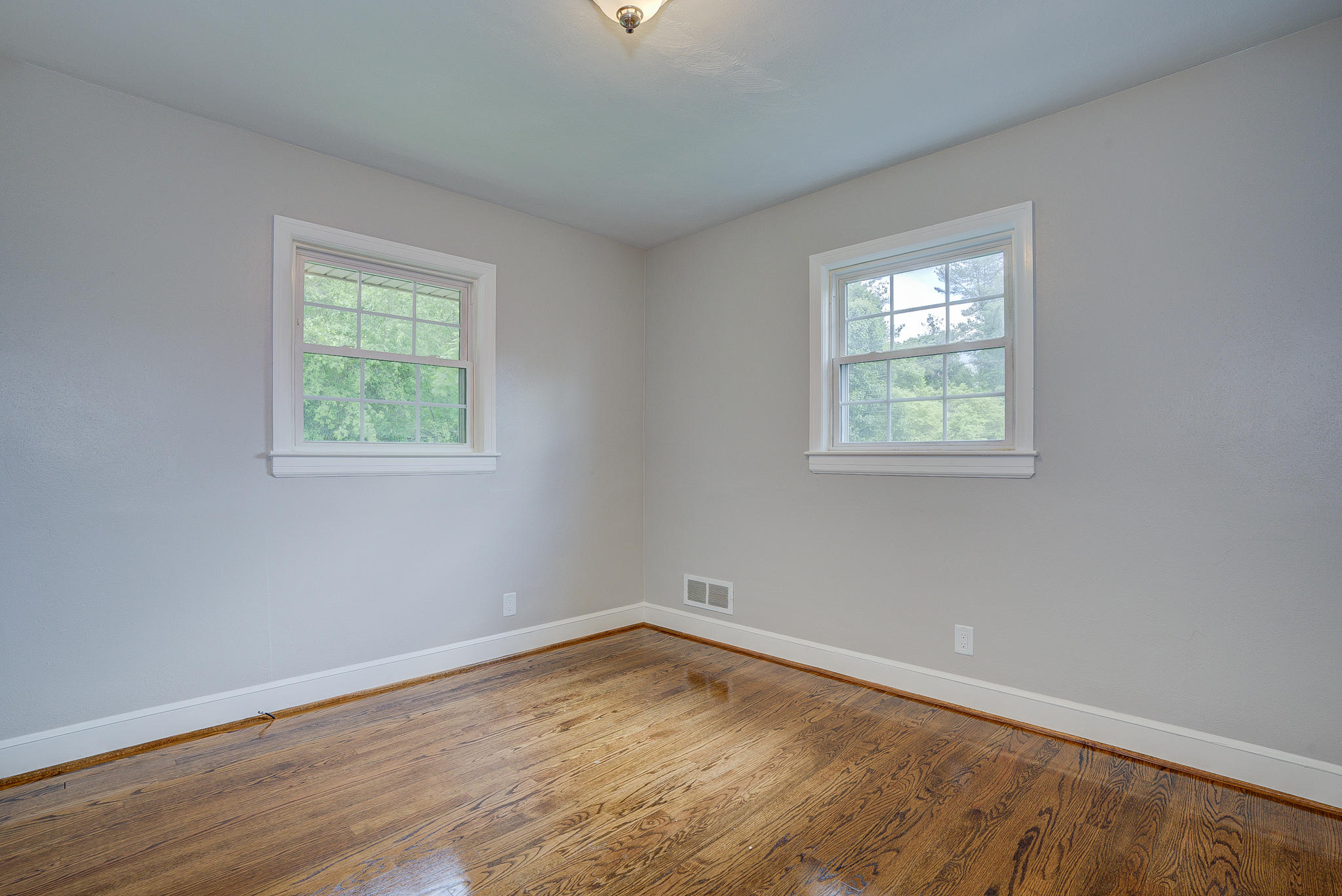 3514 Robyn Road Southwest Roanoke, VA 24015 - Photo 19 of 29 Bedroom 2