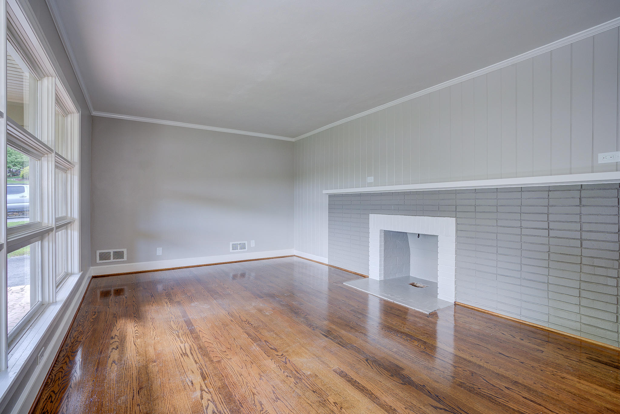 3514 Robyn Road Southwest Roanoke, VA 24015 - Photo 8 of 29 Living Room
