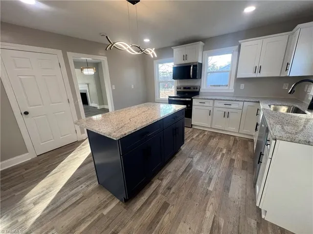 $349,900 | 512 Dale Street, Archdale, NC 27263