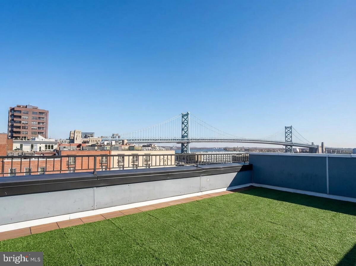 112 Market Street, Unit 4 Philadelphia, PA 19106 - Photo 14 of 15 a view of a terrace with a lake view