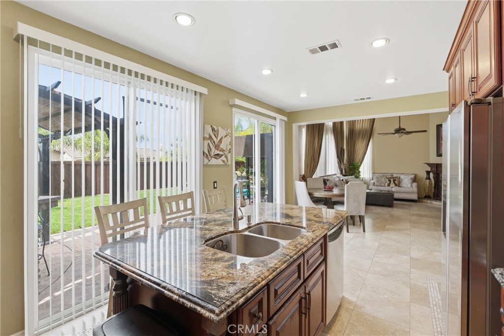 17765 Cape Jasmine Road Canyon Country, CA 91387 - Photo 29 of 57 Kitchen