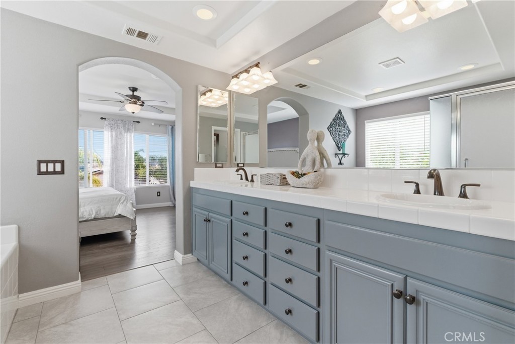 17765 Cape Jasmine Road Canyon Country, CA 91387 - Photo 43 of 57 Primary Bathroom