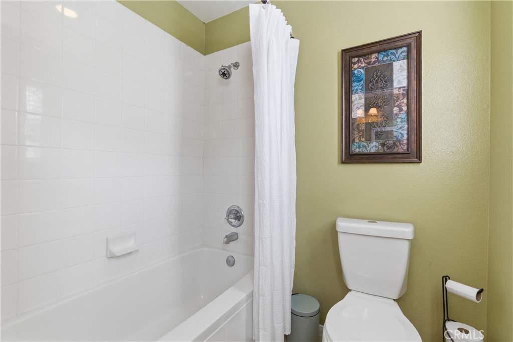 17765 Cape Jasmine Road Canyon Country, CA 91387 - Photo 50 of 57 Shared Upper Level Bathroom