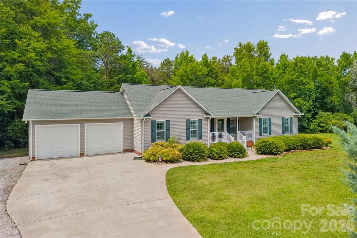 1512 Kinglet Road York, SC 29745 - Photo 3 of 44