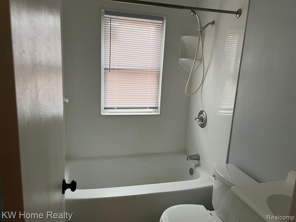 3754 Greenfield Road Berkley, MI 48072 - Photo 9 of 9 Gallery Image 9