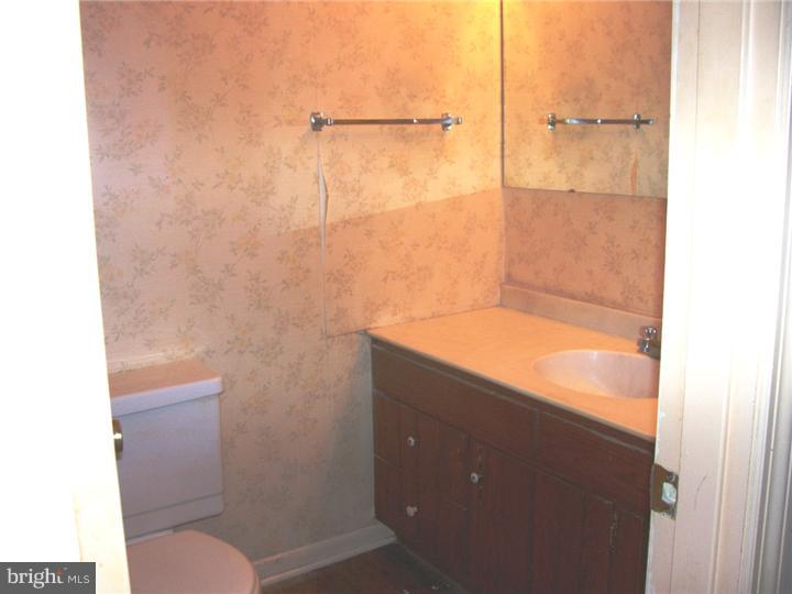 144 Castleton Drive Reading, PA 19607 - Photo 10 of 18 Bathroom