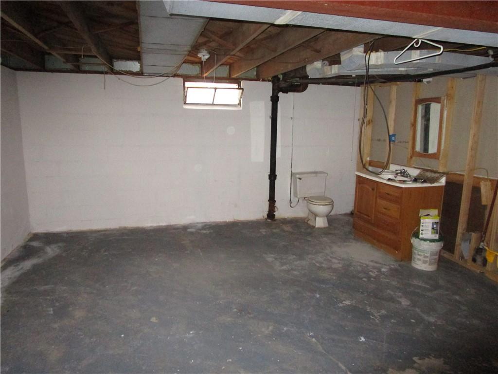 385 Emerson Avenue Farrell, PA 16121 - Photo 20 of 24 Walls painted