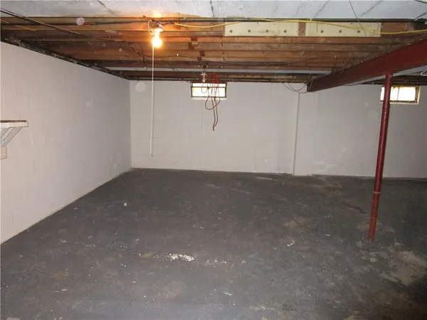 $89,000 | 385 Emerson Avenue, Farrell, PA 16121