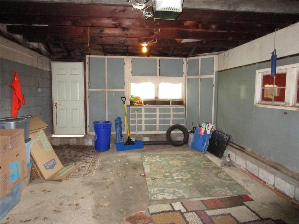 385 Emerson Avenue Farrell, PA 16121 - Photo 22 of 24 Garage