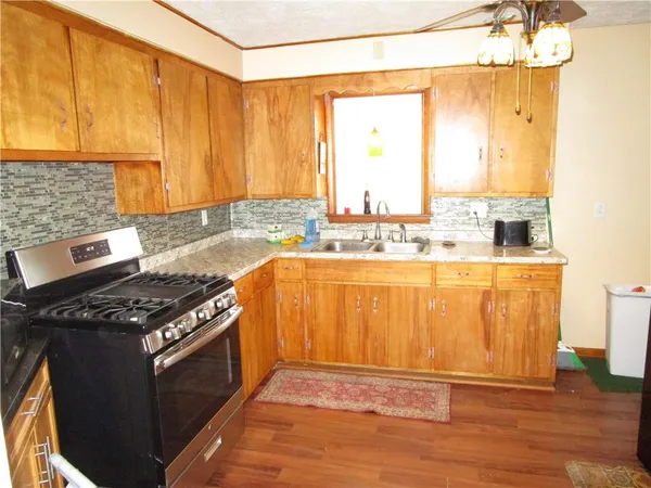 $89,000 | 385 Emerson Avenue, Farrell, PA 16121