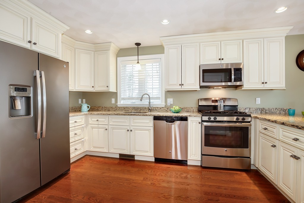 8 Navillus Road North Reading, MA 01864 - Photo 9 of 27 Gallery Image 9