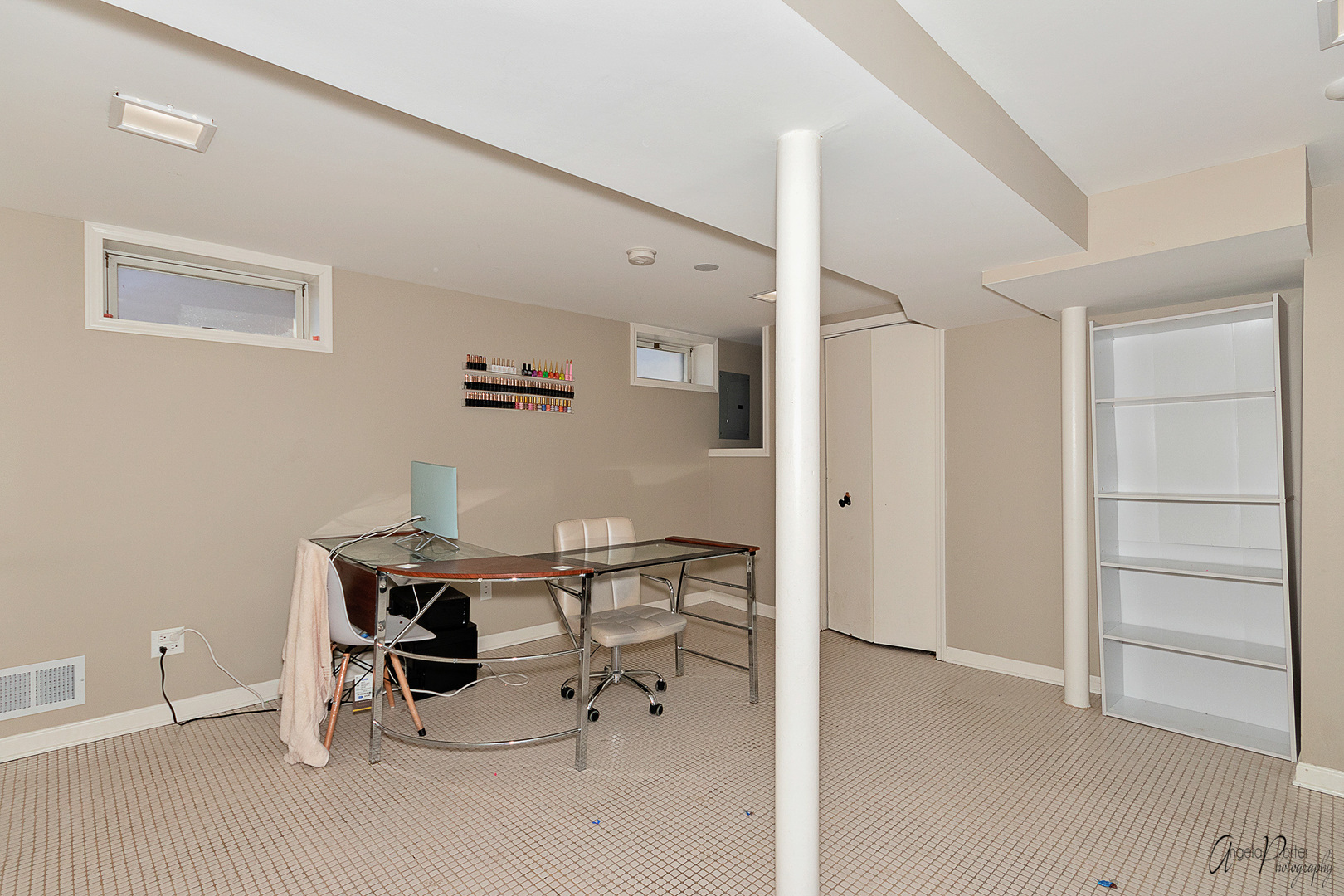 5824 Prospect Avenue Berkeley, IL 60163 - Photo 21 of 26 a view of a workspace with furniture