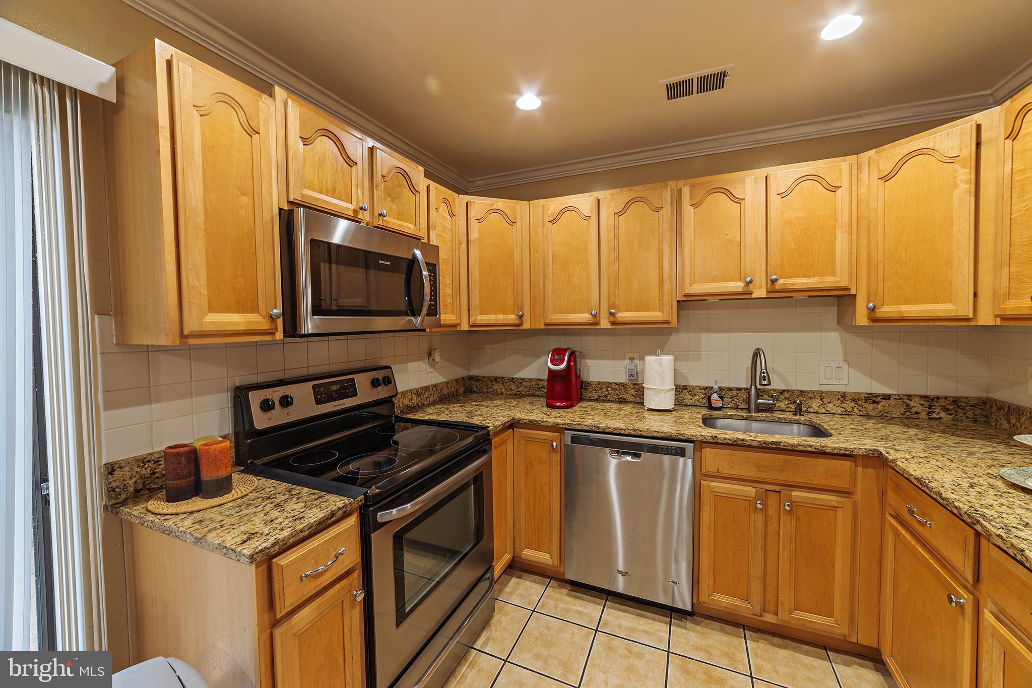 8757 Ridge Hollow Court Springfield, VA 22152 - Photo 15 of 50 Kitchen - View #2