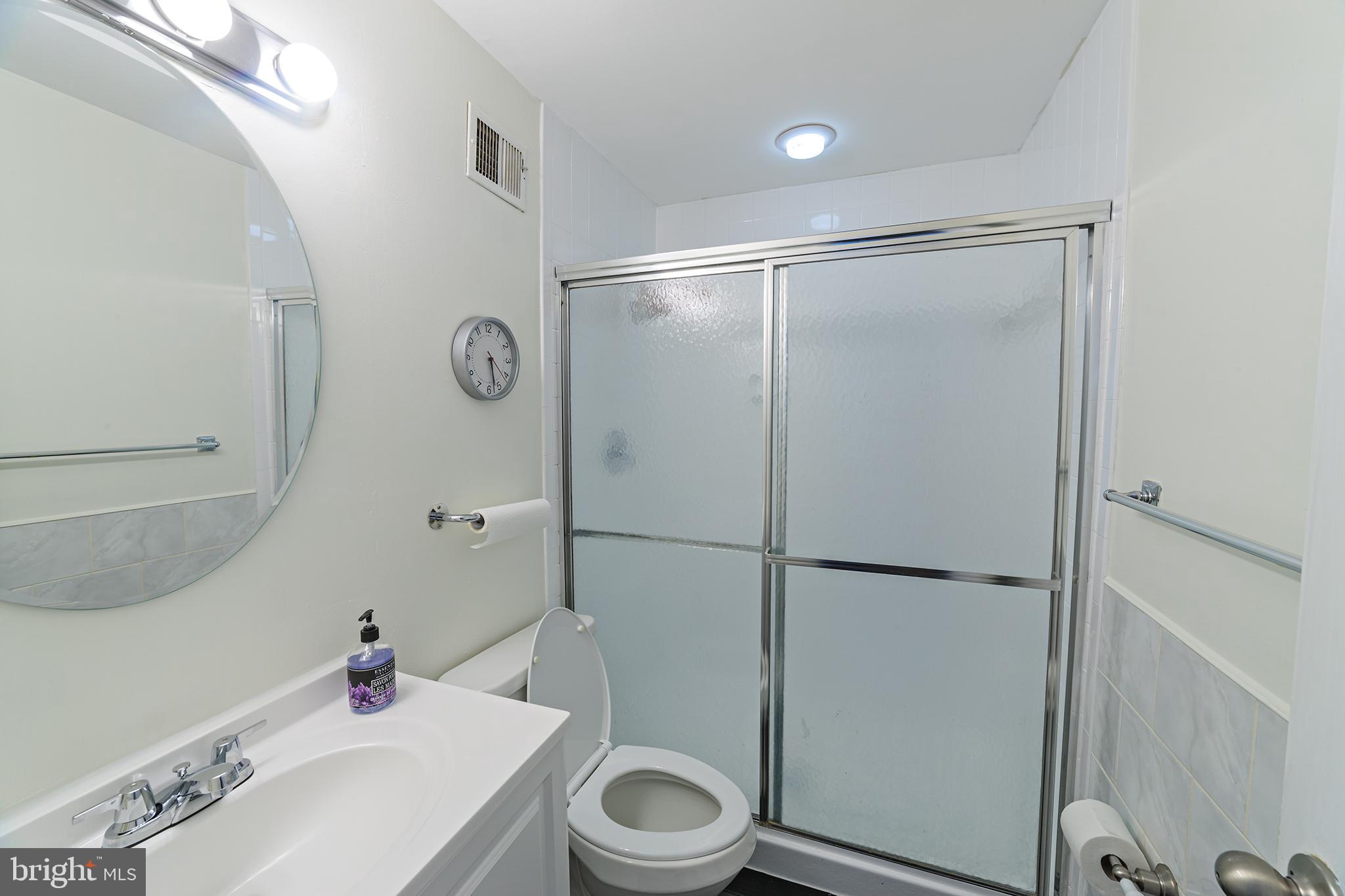 8757 Ridge Hollow Court Springfield, VA 22152 - Photo 24 of 50 Master Bathroom (Full Bath #1)