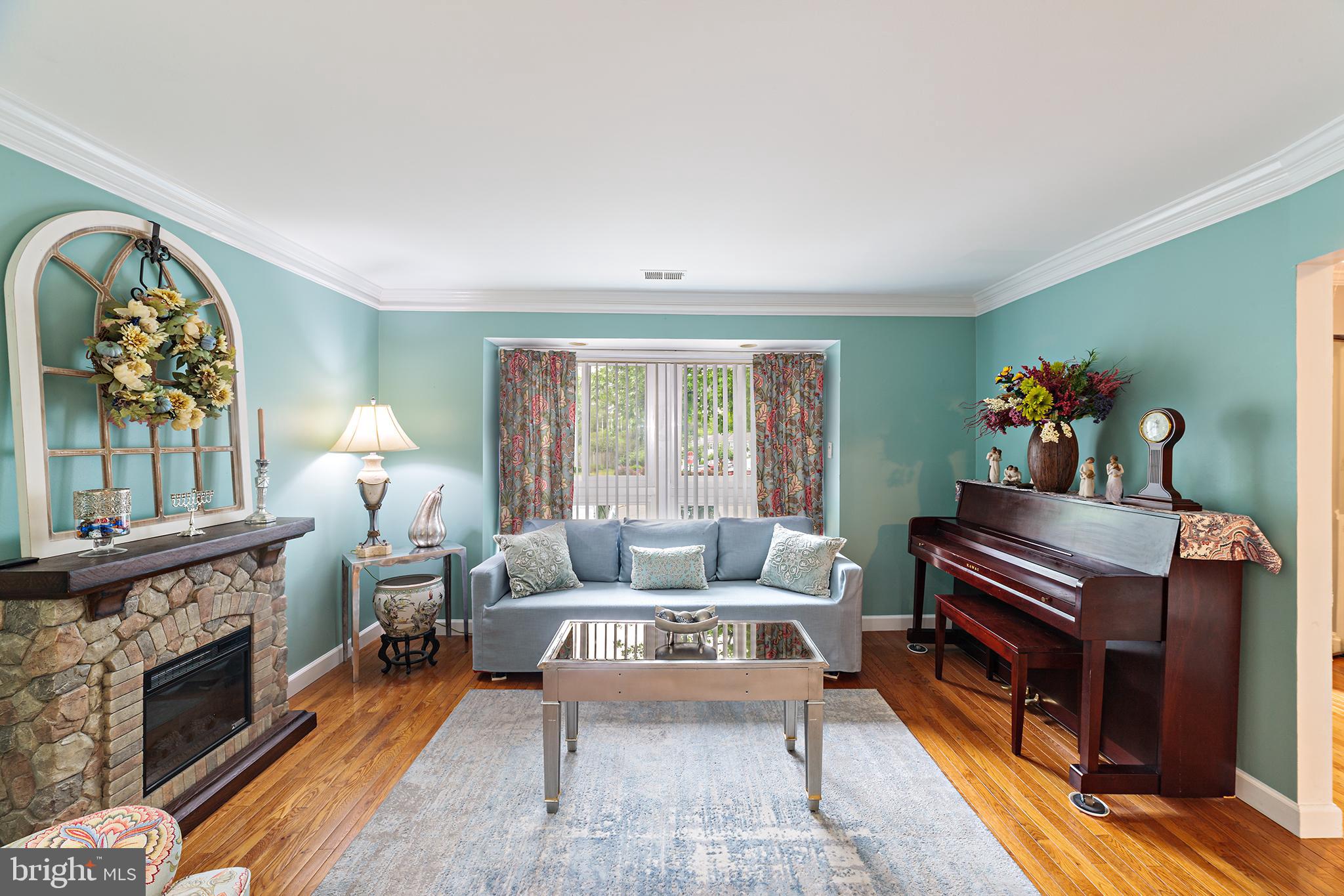 8757 Ridge Hollow Court Springfield, VA 22152 - Photo 7 of 50 Living Room - View #3