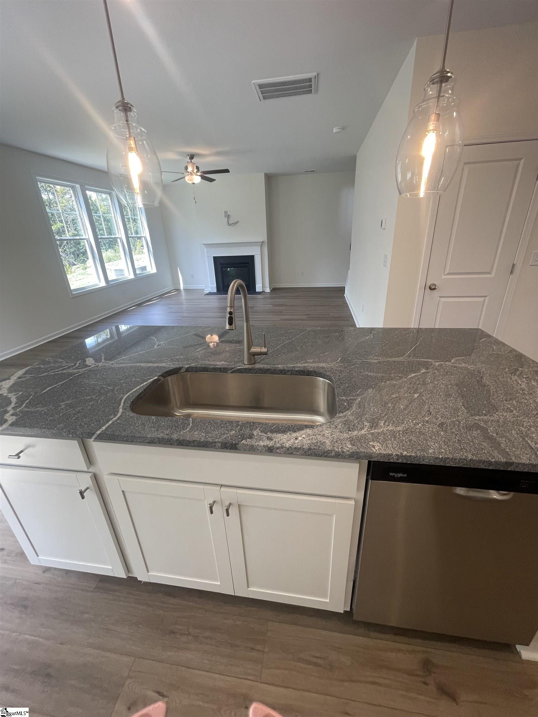 21 Sweetgrass Street Central, SC 29630 - Photo 8 of 44