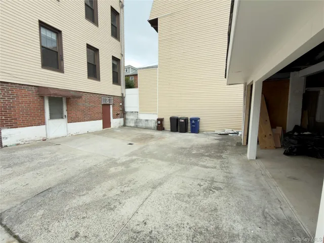 $3,100 | 1725 Paulding Avenue, Unit 2 | Morris Park