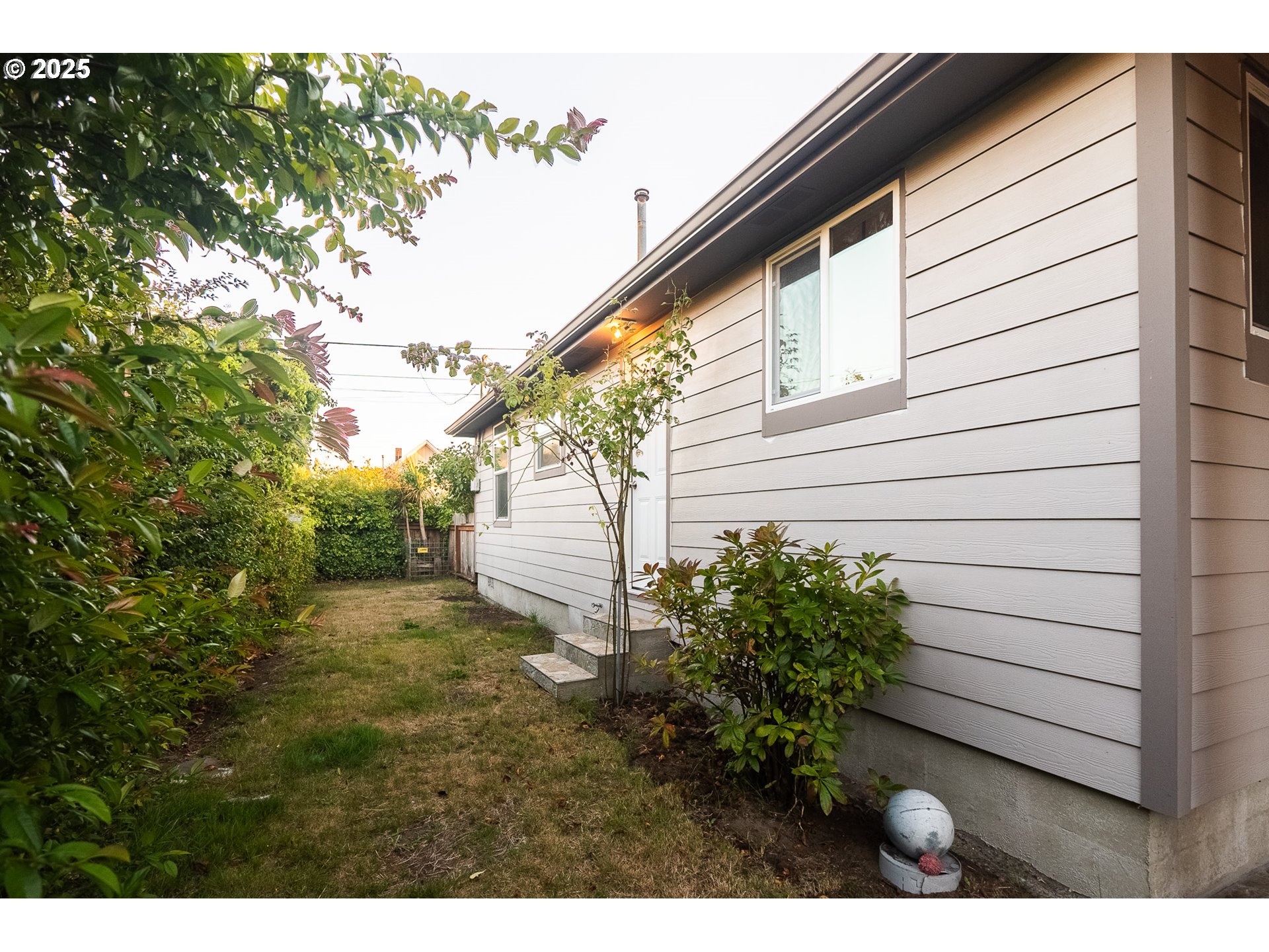 815 North King Street Seaside, OR 97138 - Photo 30 of 33 a view of outdoor space and yard