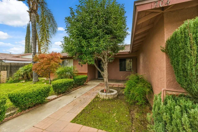 $375,000 | 204 West Cesar Chavez Boulevard, Fresno, CA 93706