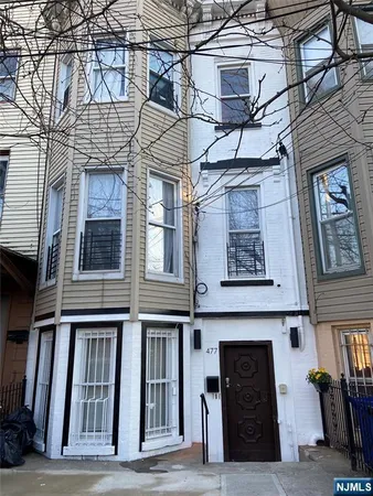 $2,100 | 477 Mercer Street, Unit 1, Jersey City, NJ 07306