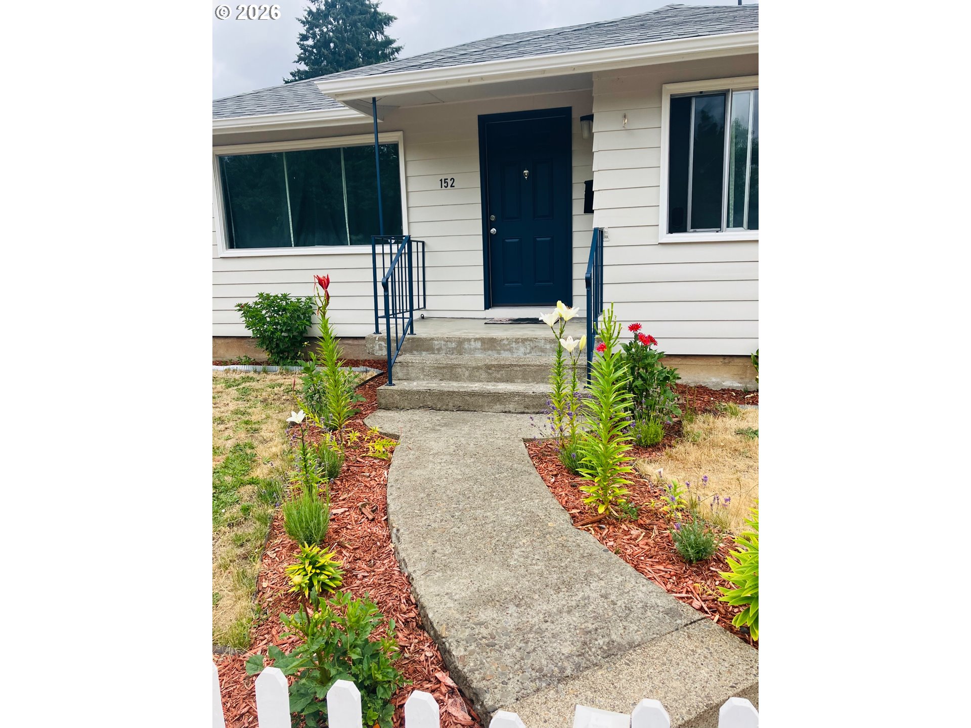 152 West C Street Springfield, OR 97477 - Photo 6 of 39