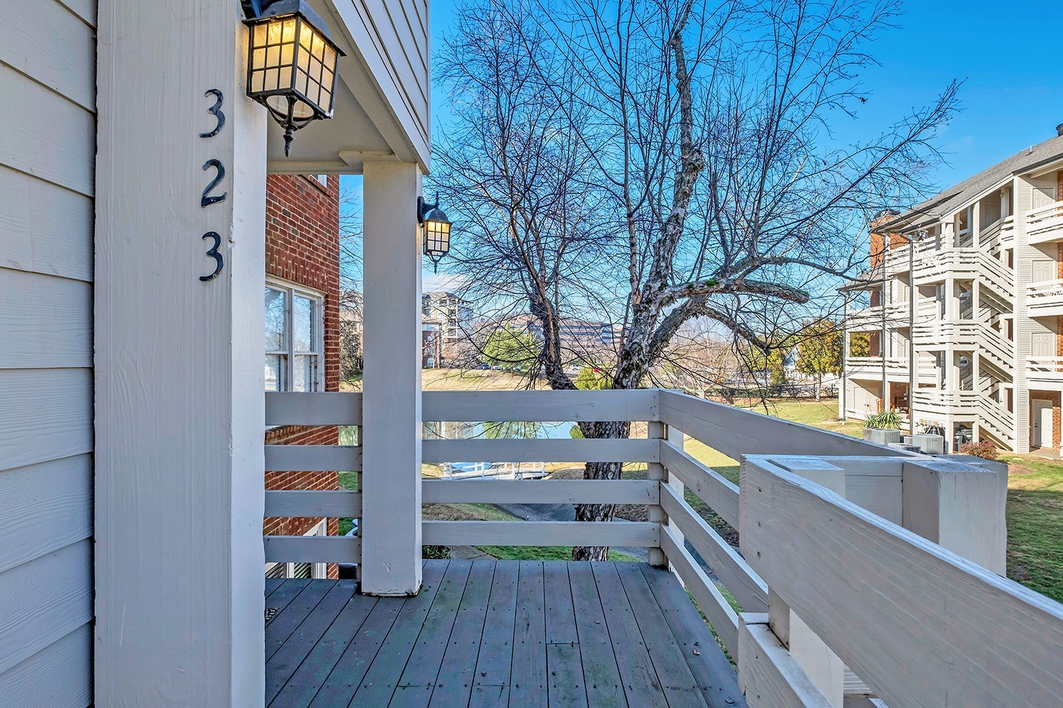 323 Boxmere Place Nashville, TN 37215 - Photo 2 of 29