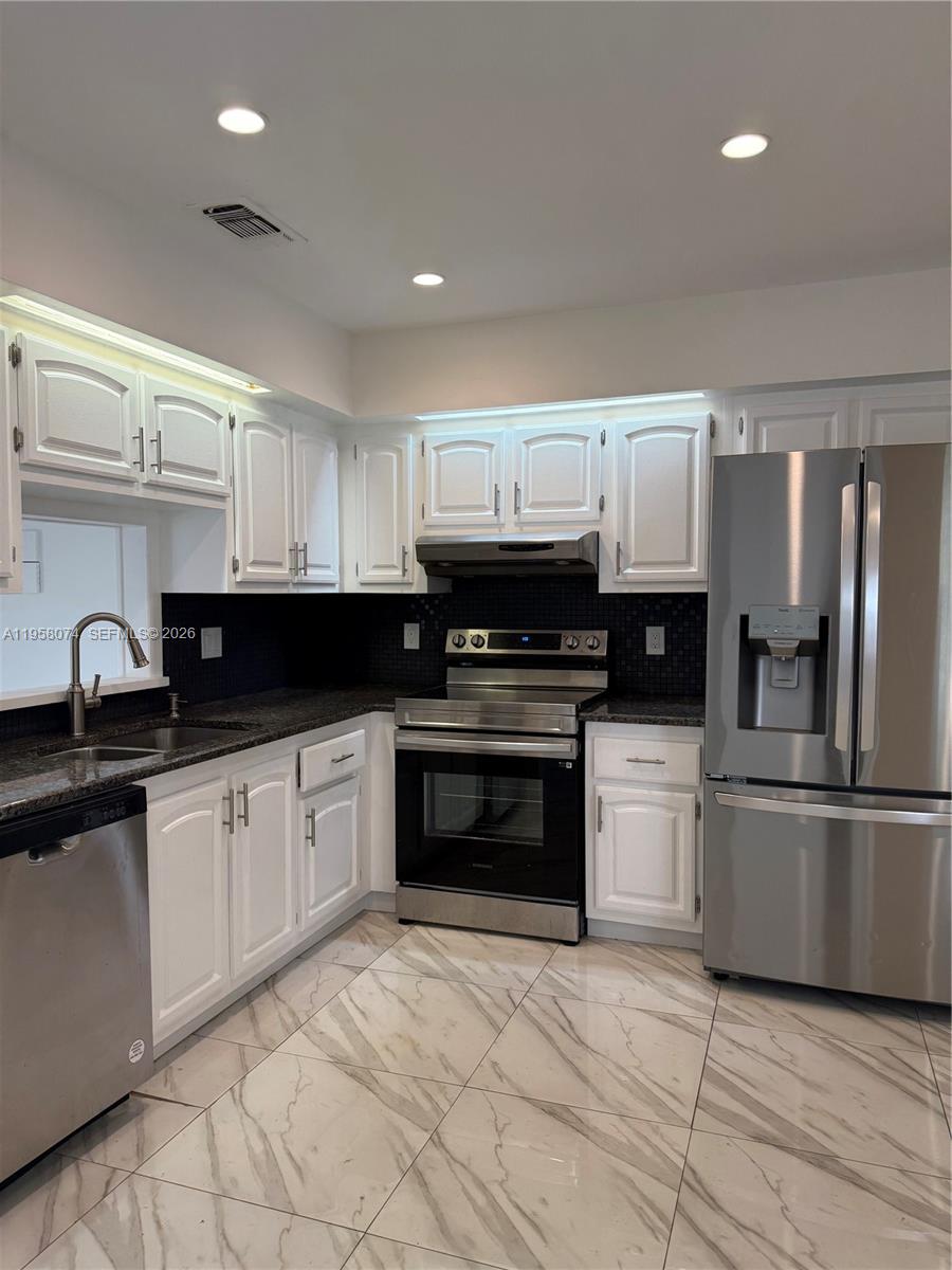 19253 Carolina Circle Boca Raton, FL 33434 - Photo 5 of 50