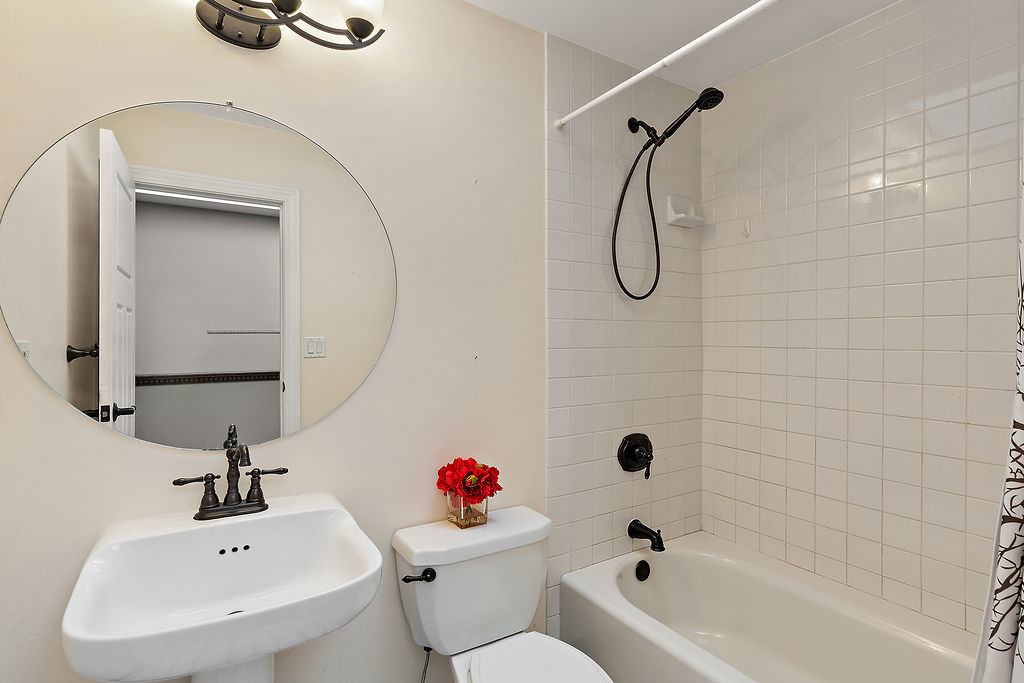 2220 Scott Road Northbrook, IL 60062 - Photo 20 of 22 Gallery Image 20