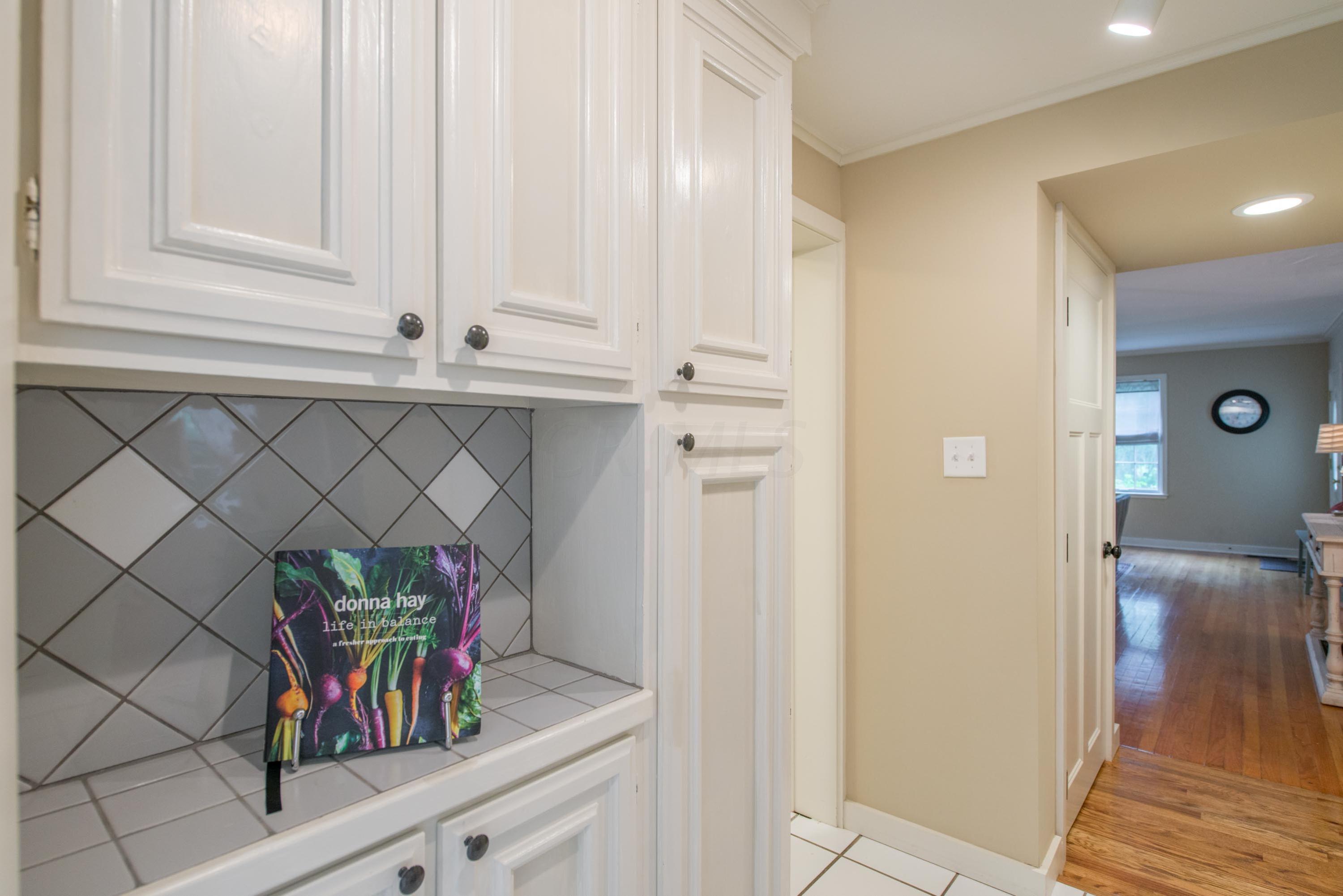 6367 Linworth Road Worthington, OH 43085 - Photo 11 of 50