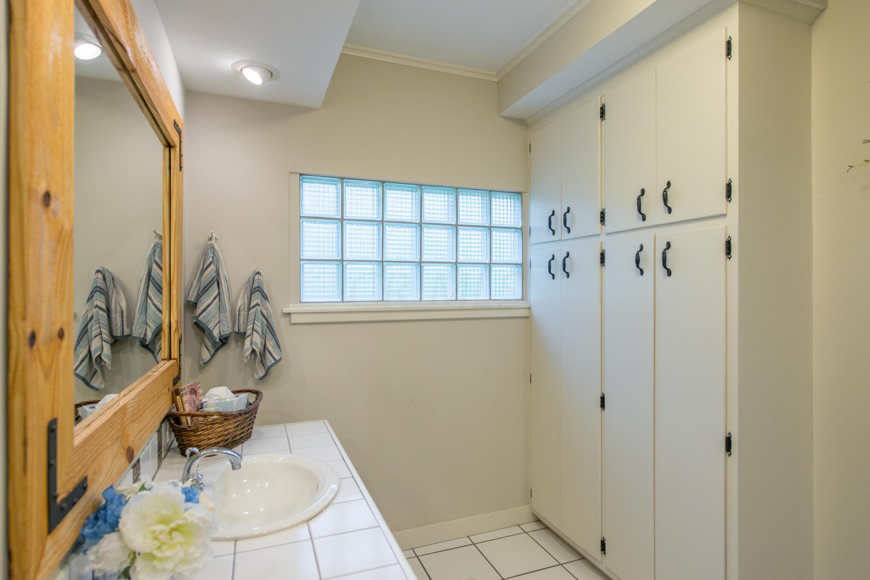 6367 Linworth Road Worthington, OH 43085 - Photo 12 of 50