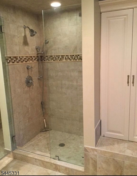 167 Riveredge Drive Chatham, NJ 07928 - Photo 9 of 12