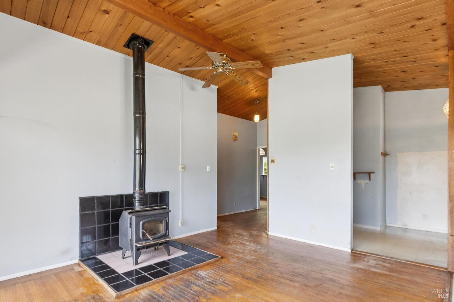 85 Rocca Drive Fairfax, CA 94930 - Photo 10 of 43