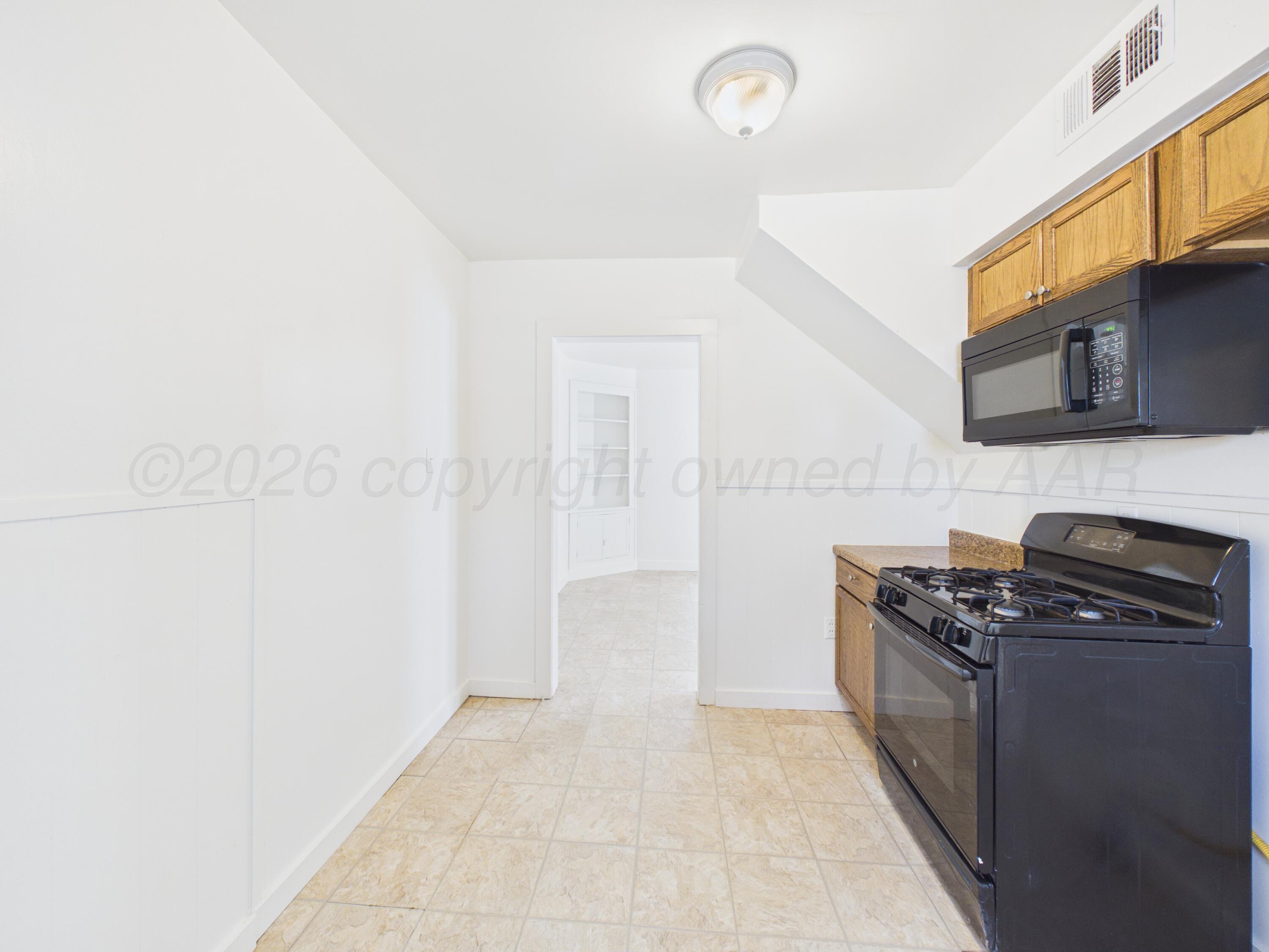 701 Sunset Terrace Amarillo, TX 79106 - Photo 10 of 29 CAM06442G6-PR0043-STILL018