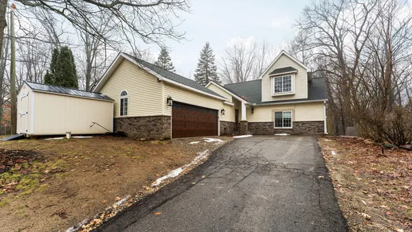 $490,000 | 4160 Link Drive, Brighton, MI 48114