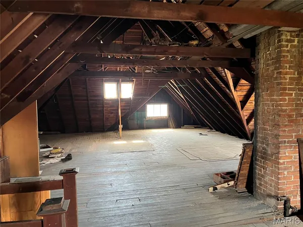 $150,000 | 101 East 1st N Street, Mount Olive, IL 62069