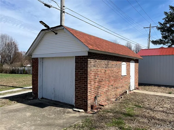 $150,000 | 101 East 1st N Street, Mount Olive, IL 62069