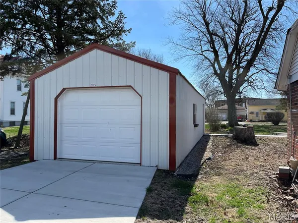 $150,000 | 101 East 1st N Street, Mount Olive, IL 62069