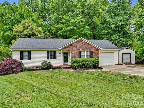 $325,000 | 1040 Foxrun Circle Southeast, Concord, NC 28025