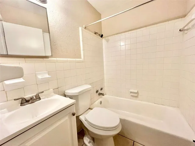 $1,150 | 6450 Raymond Drive, Union City, GA 30291