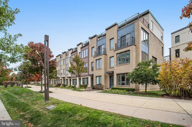 $999,900 | 6940 Rockledge Drive, Bethesda, MD 20817