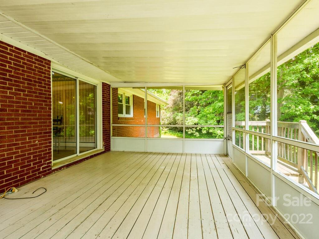 3 Barclay Road Candler, NC 28715 - Photo 4 of 36 Gallery Image 4