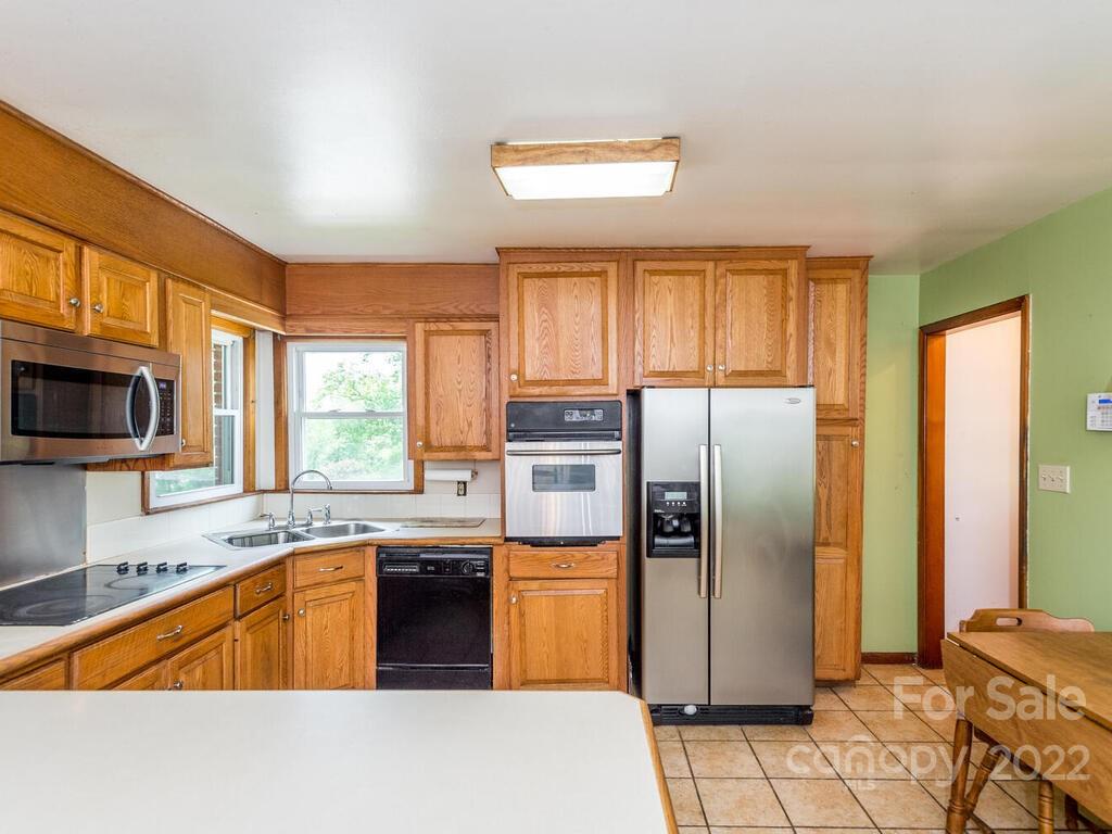3 Barclay Road Candler, NC 28715 - Photo 10 of 36 Gallery Image 10