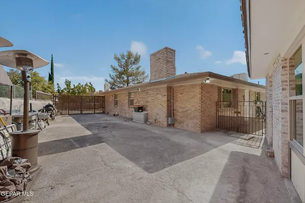 $540,000 | 5721 Oak Cliff Drive, El Paso, TX 79912