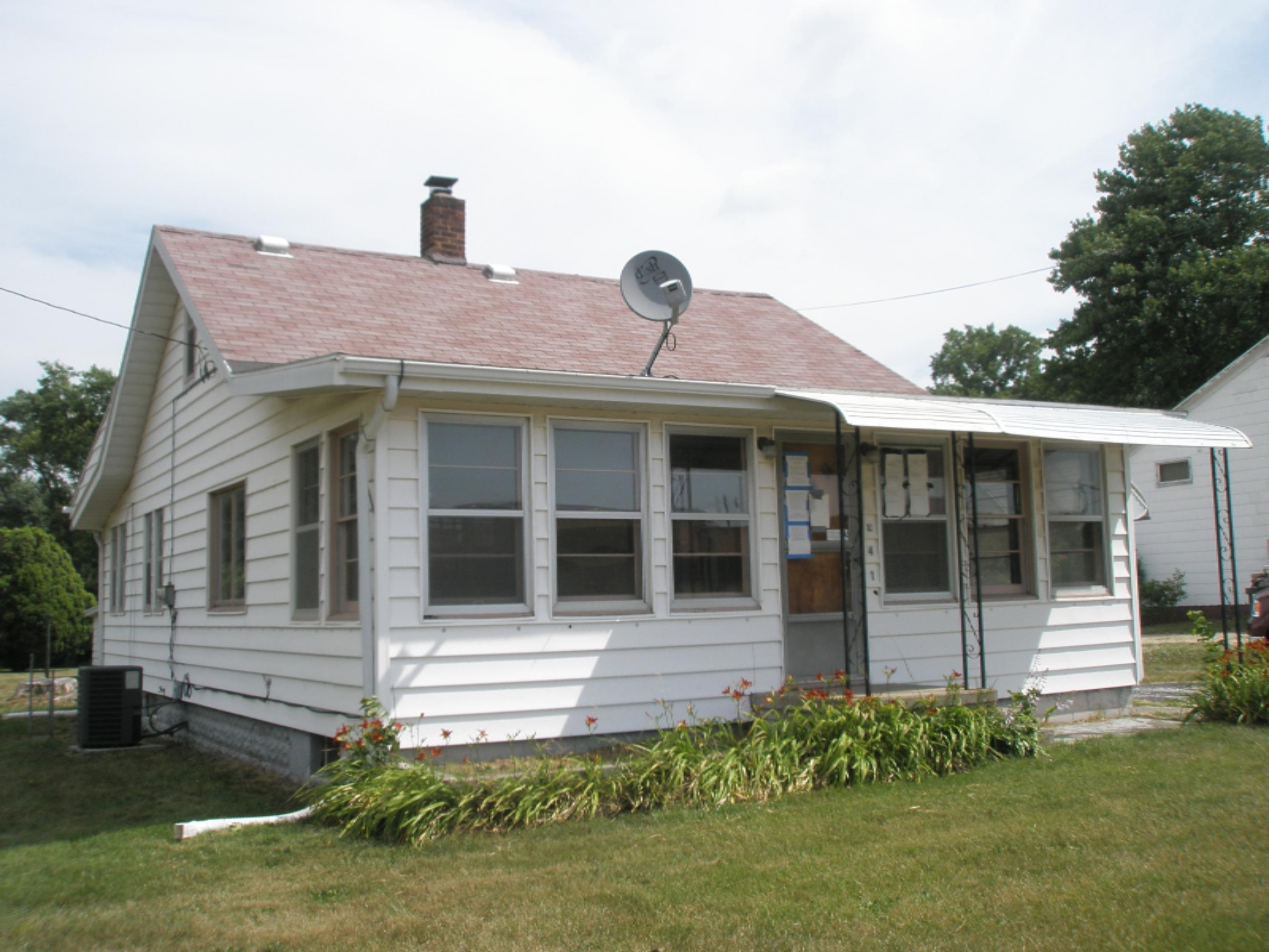 241 Ryno Road Coloma, MI 49038 - Photo 2 of 14 421 ryno rd 580