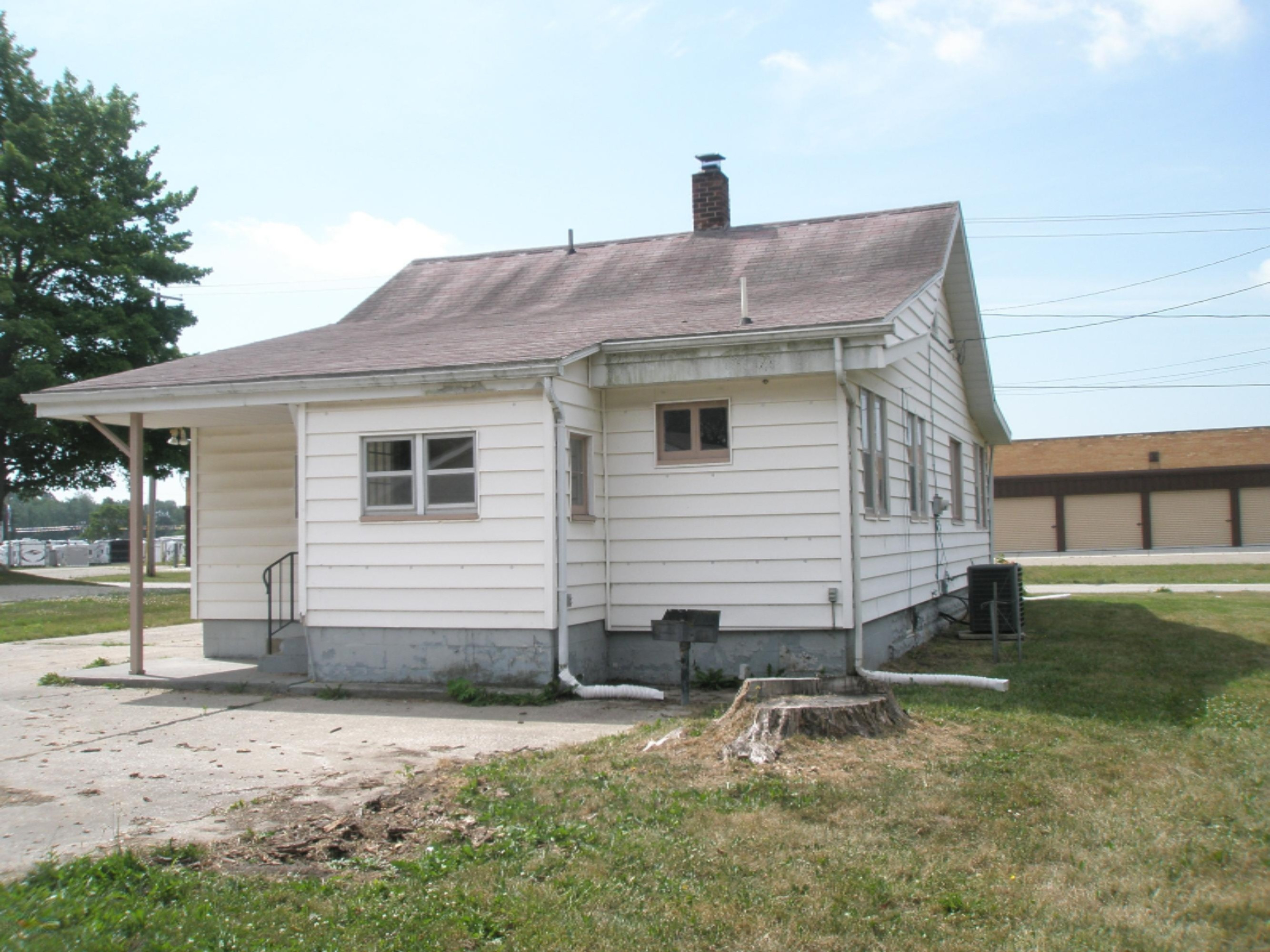 241 Ryno Road Coloma, MI 49038 - Photo 3 of 14 421 ryno rd 582