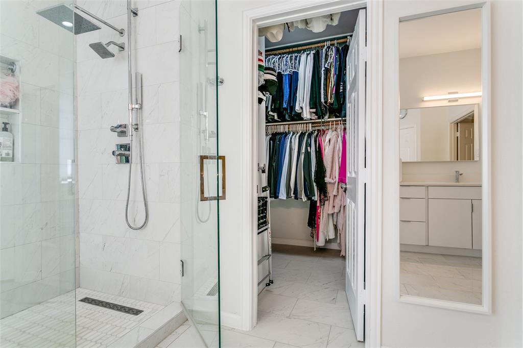 1509 Blue Mesa Road Carrollton, TX 75007 - Photo 24 of 35 a view of a walk in closet