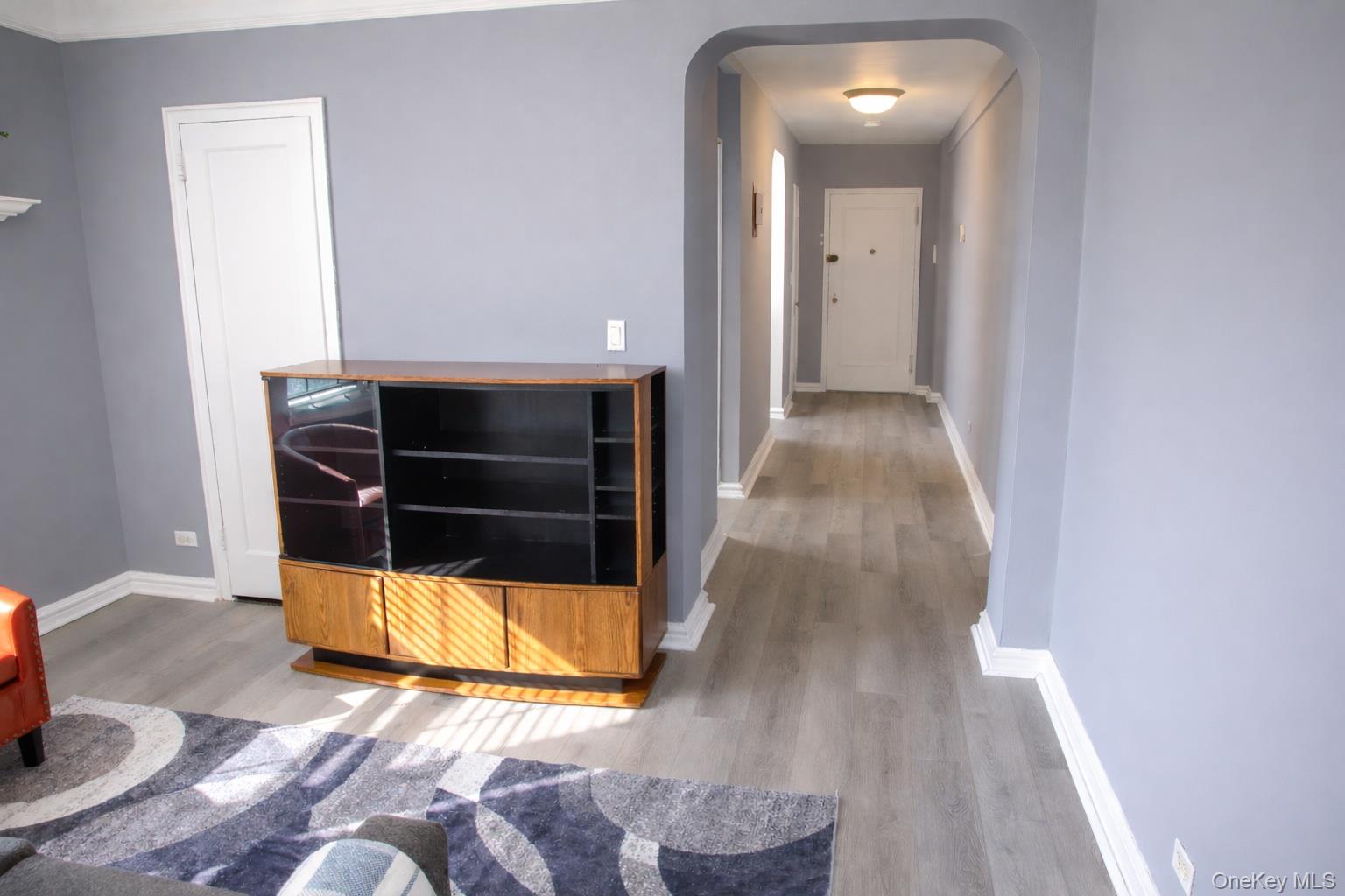 178 Garth Road, Unit 1J Scarsdale, NY 10583 - Photo 3 of 10 Other angle of studio, so many different layouts are possible.