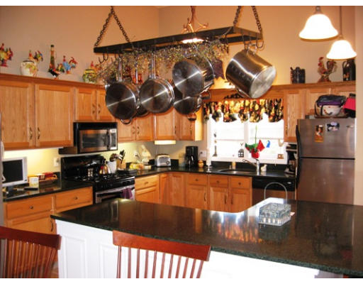 18 A Highfield Road, Unit 18A Charlton, MA 01507 - Photo 3 of 8 a kitchen with lots of counter top space