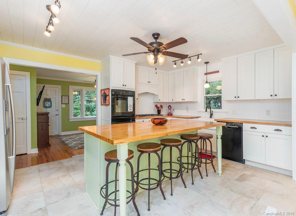 60 Liberty Road Waynesville, NC 28785 - Photo 3 of 29