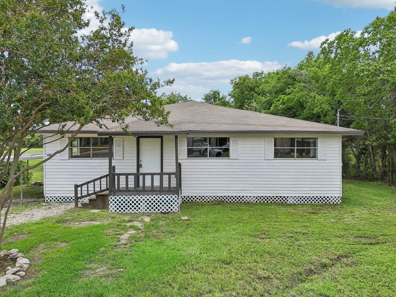906 S Road Baytown, TX 77521 - Photo 22 of 32 a view of a house with a backyard